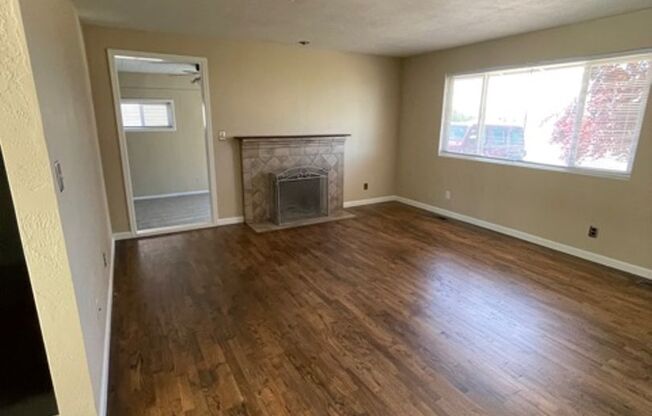 4 beds, 1 bath, $2,150