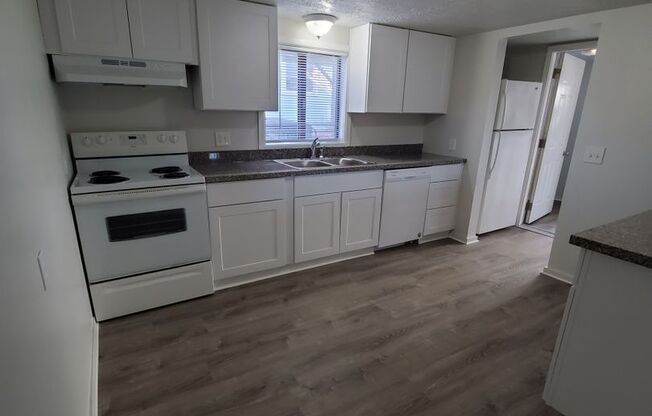 2 beds, 1 bath, 650 sqft, $1,495