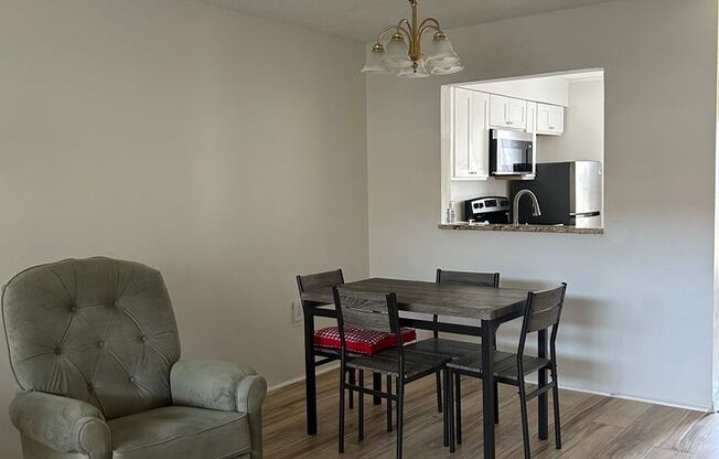 Charming 55+ Villa with Pool, Clubhouse & Covered Parking
