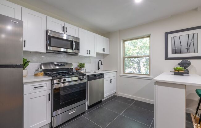 1 bed, 1 bath, 575 sqft, $2,345