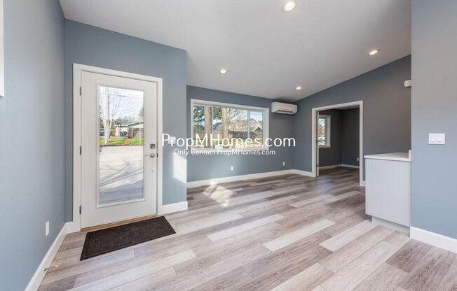 Updated & Charming Cottage in Oregon City!