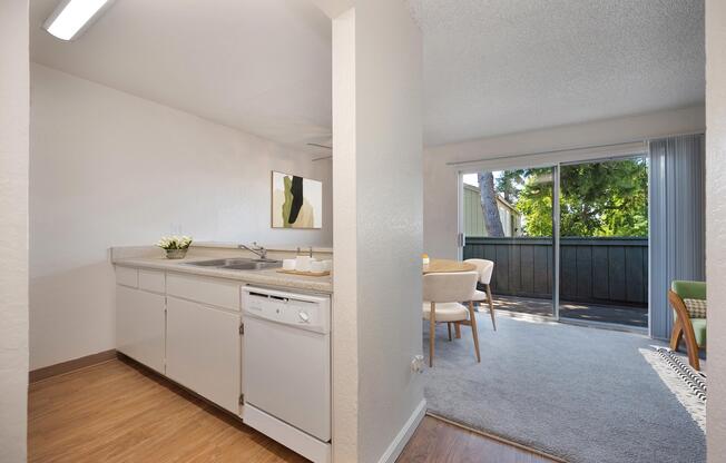 4.-Staged-Kitchen-Breakfast-Bar.jpg