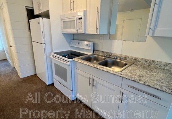2621 40 AVE N