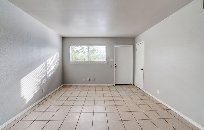 2 Bed 1 Bath Duplex Tile floors