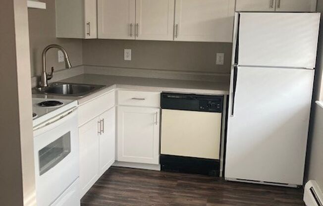 1 bed, 1 bath, 650 sqft, $1,285