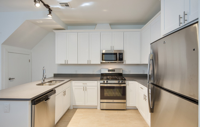 2 beds, 2 baths, 1,297 sqft, $2,677, Unit Annex T04