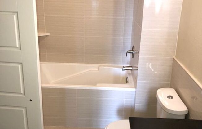 2 beds, 2 baths, 1,155 sqft, $5,805, Unit 1917