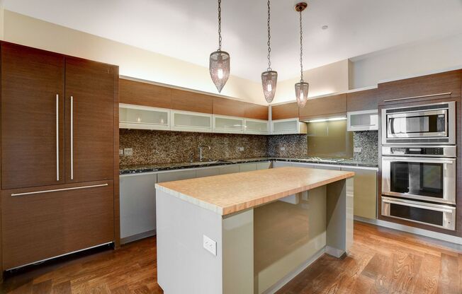 2 beds, 2.5 baths, $16,500