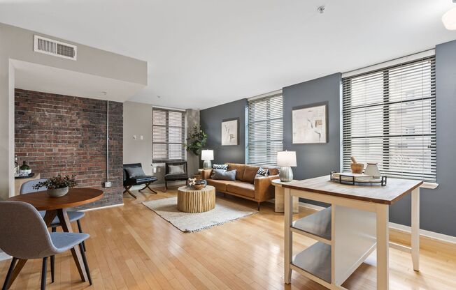 1 bed, 1 bath, 884 sqft, $1,190, Unit #207