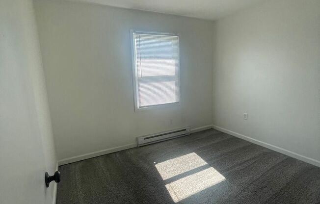 2 beds, 1 bath, 893 sqft, $1,325, Unit 112