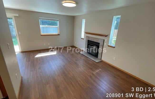 Updated 3 BD | 2.5 BA Home w/ Large Backyard - Beaverton/Aloha
