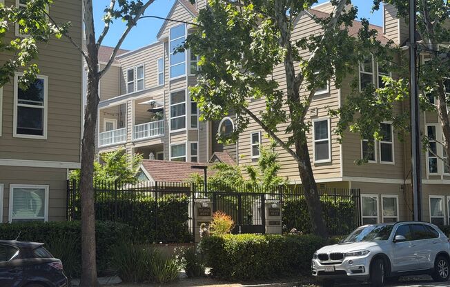 Serene & Pristine: 3 Bedroom, 3 Bath Bi-Level Condominium available in Central San Jose Location