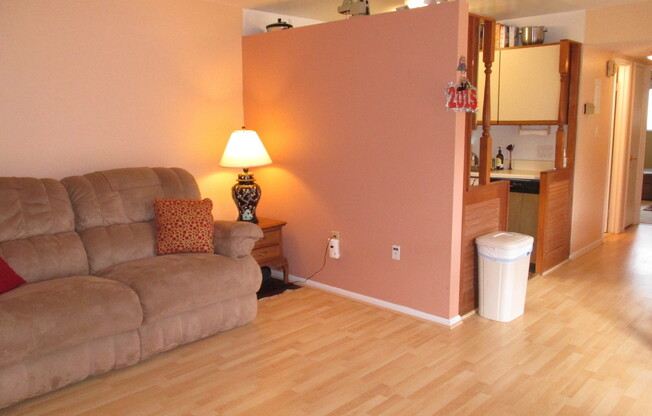 2 beds, 1 bath, $1,925, Unit Unit 102