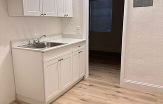 1 bed, 1 bath, 384 sqft, $1,300, Unit 5