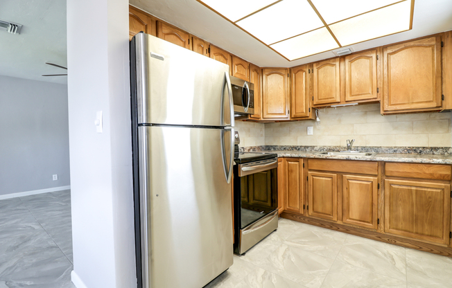 2 beds, 2 baths, $2,200, Unit B