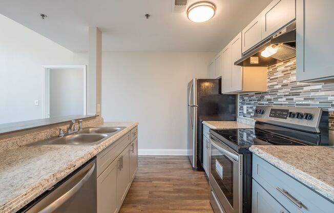 1093 West Ave SW