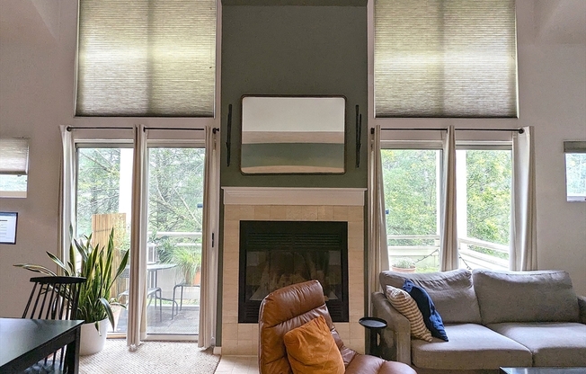 1 bed, 2 baths, 708 sqft, $2,100, Unit A304