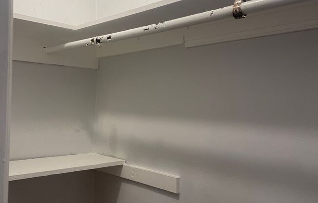 Studio, 1 bath, 330 sqft, $875, Unit 204