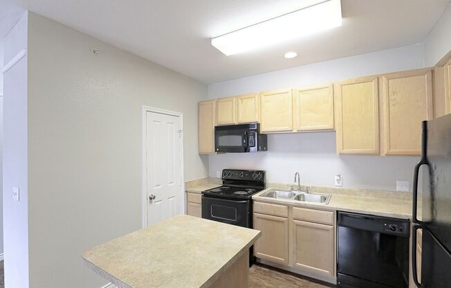 1 bed, 1 bath, 715 sqft, $1,051