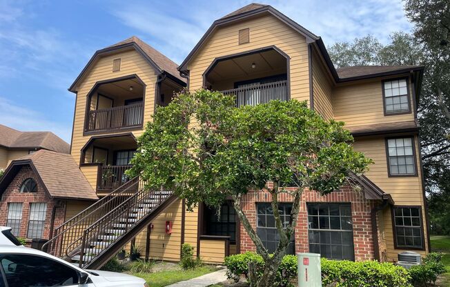 315 Lakepointe Dr #301