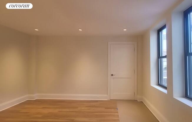 3 beds, 3 baths, $14,000, Unit PHD