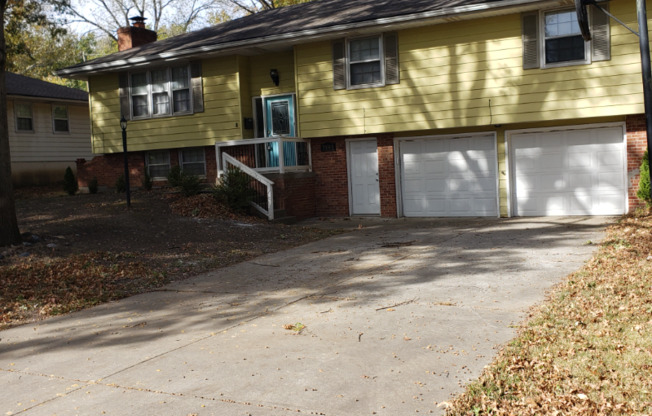 7808 E 128 ST