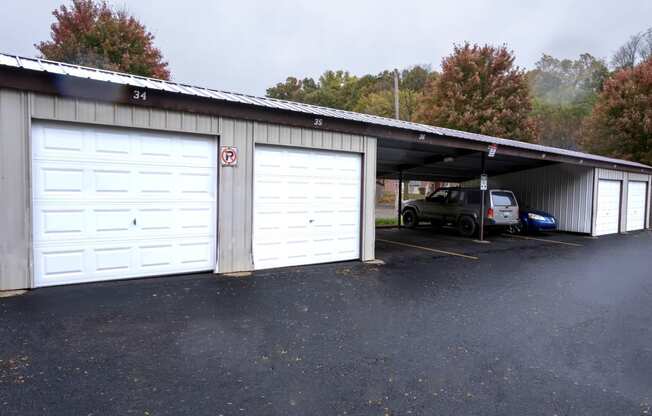 Garages Available at Arbor Pointe Townhomes, Battle Creek, Michigan