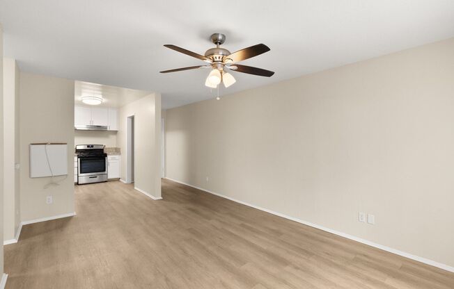 2 beds, 1 bath, 800 sqft, $2,150, Unit 01