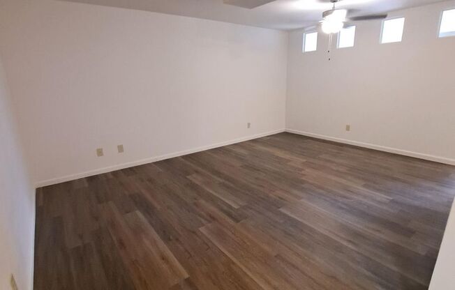 2 beds, 1 bath, 800 sqft, $1,075, Unit 190306