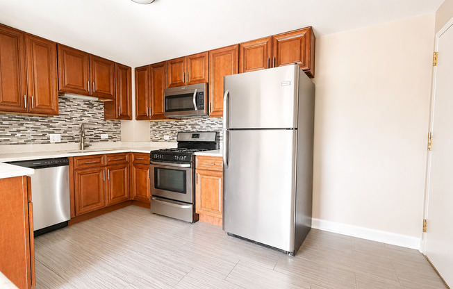 10805 S Lloyd Dr.