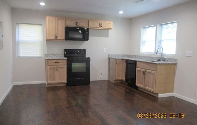 2 beds, 1 bath, $1,250