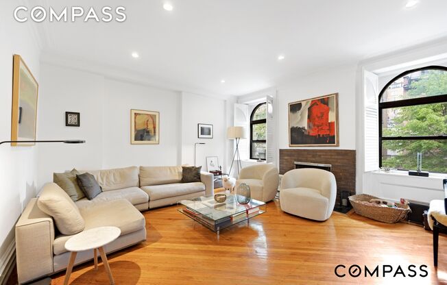 152 E 74 ST