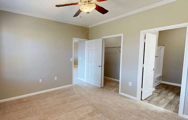 bedroom with a ceiling fan