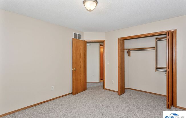 3 beds, 2 baths, $1,595