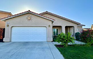 $2,295 Polk & Shaw, 3 Bedroom 2 Bathroom  - N Constance Ave, Fresno