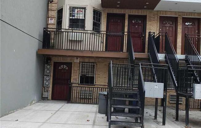 3 beds, 2 baths, 3,030 sqft, $3,500