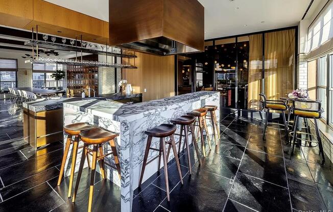 1 bed, 1 bath, 631 sqft, $5,600, Unit 15J