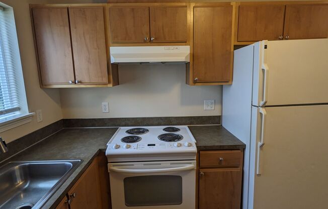 2 beds, 2 baths, 994 sqft, $1,445, Unit E106