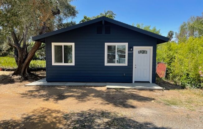 Charming And Peaceful 1 Bed/1 Bath Cottage Home on a Large Fenced In Lot In Fallbrook!