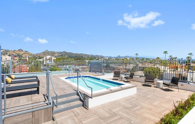 3 beds, 2 baths, 1,015 sqft, $5,400, Unit 202