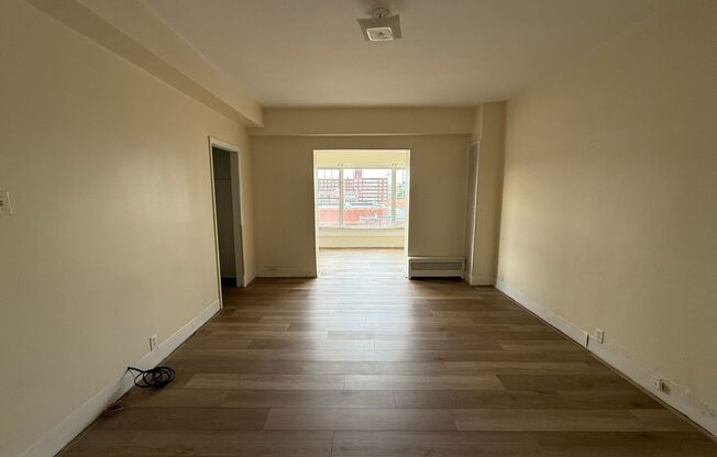 2 beds, 2 baths, 1,772 sqft, $2,200, Unit Old King Edward 61