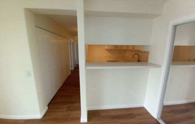 Large 2 Bed/1.5 Bath/2 Parking at the Keoni Ana in the Heart of Waikiki