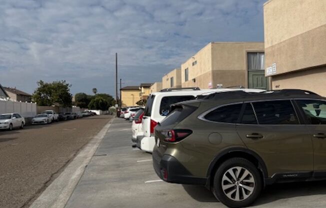 Large 2 bedroom Apartment in Clairemont