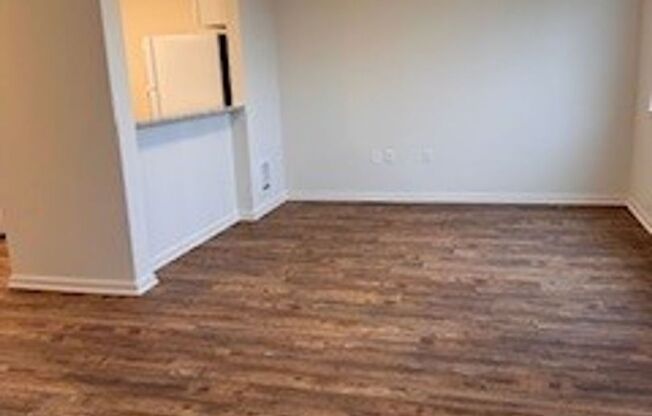 1 bed, 1 bath, 675 sqft, $1,465, Unit 201