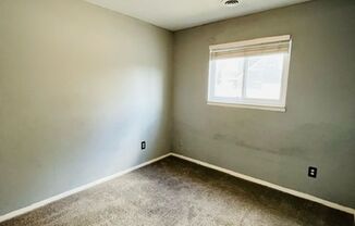 3 beds, 1 bath, $1,200