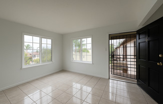 3 beds, 1 bath, 1,100 sqft, $2,650, Unit Unit #6