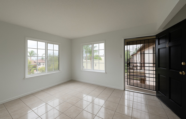 3 beds, 1 bath, 1,100 sqft, $2,650, Unit Unit #6