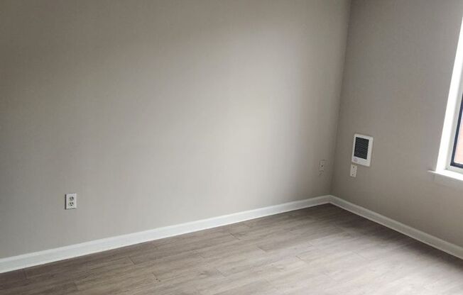 1 bed, 1 bath, 550 sqft, $1,200, Unit 203