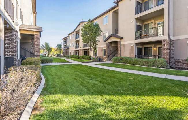 the preserve at ballantyne commons exterior of apartments with grass