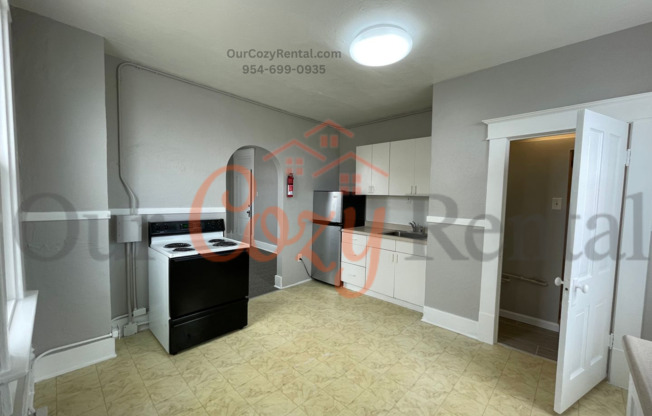 Studio, 1 bath, 392 sqft, $650, Unit 04